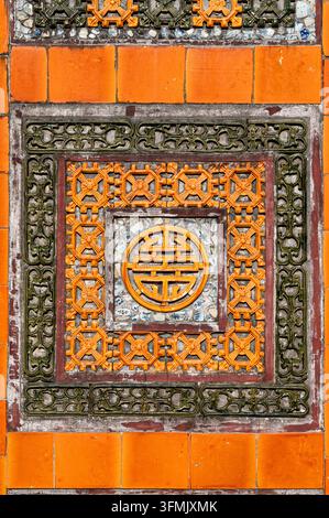 Vietnam, Provinz Thua Thien Hue, Hue, der Hue-Monumentkomplex, ein UNESCO-Weltkulturerbe, das Grab des Kaisers Tu Duc der Nguyen-Dynastie, erbaut 1864, Detail einer Säule Stockfoto