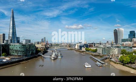 Die Themse von der Tower Bridge, London, England, UK Stockfoto