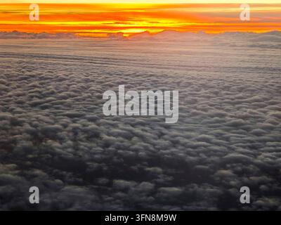 Wolkenmeer über dem Atlantischen Ozean, Marokko, Afrika Stockfoto