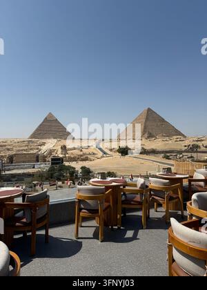 Panoramar Blick über die Großen Pyramiden und das Giza-Plateau in der Nähe von Kairo, Ägypten Stockfoto