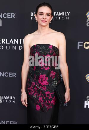 Santa Monica, Vereinigte Staaten. 04. Oktober 2026. SANTA MONICA, LOS ANGELES, KALIFORNIEN, USA - 3. OKTOBER: Danielle Panabaker kommt zur Barbara Berlanti ‚Heroes Gala‘ zur Unterstützung von F Cancer im Barker Hangar am 3. Oktober 2026 in Santa Monica, Los Angeles, Kalifornien, Vereinigte Staaten an. (Foto von Xavier Collin/Image Press Agency) Credit: Image Press Agency/Alamy Live News Stockfoto