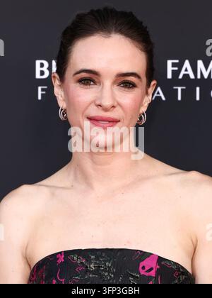 Santa Monica, Vereinigte Staaten. 04. Oktober 2026. SANTA MONICA, LOS ANGELES, KALIFORNIEN, USA - 3. OKTOBER: Danielle Panabaker kommt zur Barbara Berlanti ‚Heroes Gala‘ zur Unterstützung von F Cancer im Barker Hangar am 3. Oktober 2026 in Santa Monica, Los Angeles, Kalifornien, Vereinigte Staaten an. (Foto von Xavier Collin/Image Press Agency) Credit: Image Press Agency/Alamy Live News Stockfoto