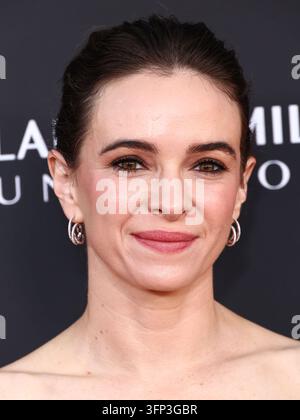 Santa Monica, Vereinigte Staaten. 04. Oktober 2026. SANTA MONICA, LOS ANGELES, KALIFORNIEN, USA - 3. OKTOBER: Danielle Panabaker kommt zur Barbara Berlanti ‚Heroes Gala‘ zur Unterstützung von F Cancer im Barker Hangar am 3. Oktober 2026 in Santa Monica, Los Angeles, Kalifornien, Vereinigte Staaten an. (Foto von Xavier Collin/Image Press Agency) Credit: Image Press Agency/Alamy Live News Stockfoto