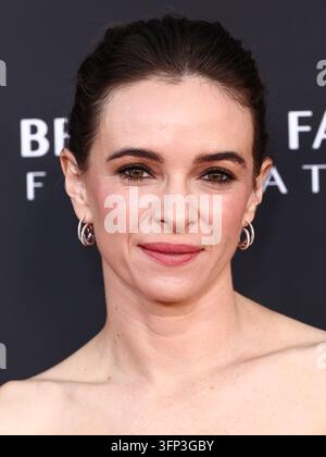Santa Monica, Vereinigte Staaten. 04. Oktober 2026. SANTA MONICA, LOS ANGELES, KALIFORNIEN, USA - 3. OKTOBER: Danielle Panabaker kommt zur Barbara Berlanti ‚Heroes Gala‘ zur Unterstützung von F Cancer im Barker Hangar am 3. Oktober 2026 in Santa Monica, Los Angeles, Kalifornien, Vereinigte Staaten an. (Foto von Xavier Collin/Image Press Agency) Credit: Image Press Agency/Alamy Live News Stockfoto