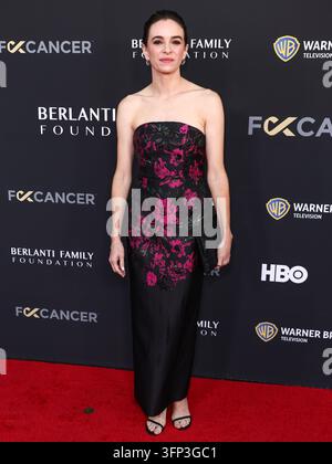 Santa Monica, Vereinigte Staaten. 04. Oktober 2026. SANTA MONICA, LOS ANGELES, KALIFORNIEN, USA - 3. OKTOBER: Danielle Panabaker kommt zur Barbara Berlanti ‚Heroes Gala‘ zur Unterstützung von F Cancer im Barker Hangar am 3. Oktober 2026 in Santa Monica, Los Angeles, Kalifornien, Vereinigte Staaten an. (Foto von Xavier Collin/Image Press Agency) Credit: Image Press Agency/Alamy Live News Stockfoto