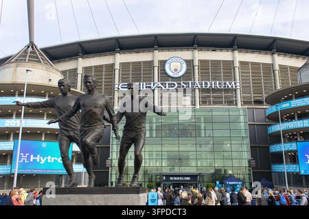 Etihad-Stadion, Manchester, UK. 4. Oktober 2026. Statue vor dem Etihad-Stadion, vor dem WSL-Spiel zwischen Manchester City und Arsenal im Etih Stockfoto