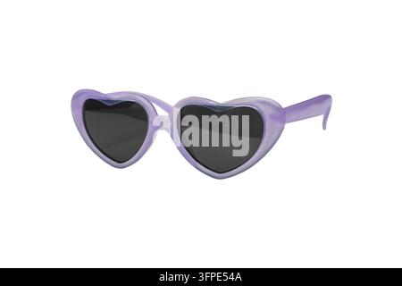 Lila herzförmige Sonnenbrille isoliert auf weißem Hintergrund Stockfoto