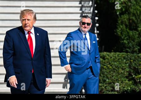Washington, USA. 7. Oktober 2026. WASHINGTON, DC - 7. OKT.: US-Präsident Donald Trump und US-Senator Ted Cruz (R-TX) verlassen den South Portico, um das Weiße Haus am Mittwoch, dem 7. Oktober 2026 in Washington, DC, zu verlassen (Foto von Annabelle Gordon/Pool/Für The Washington Post) Credit: Sipa USA/Alamy Live News Stockfoto