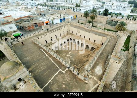 Place de la Grande Mosquée, Ribat, Mönchsfestung vom Dach aus gesehen, Medina, Afrika, Tunesien, Sousse Stockfoto
