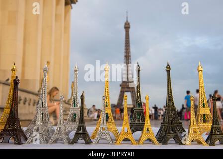 Kleine Eiffel-Turm, Souvenir, Paris, Frankreich Stockfoto