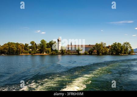 Blick auf die Fraueninsel im Chiemsee vom Boot aus Stockfoto