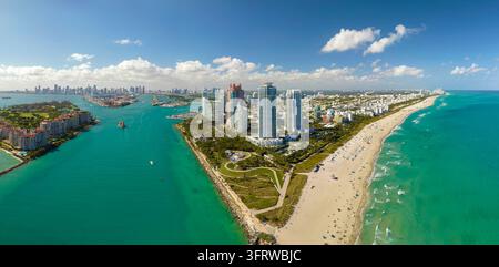 South Beach luxuriöse Hotels und Apartmentgebäude. Die amerikanische Südküste von Miami Beach City. Touristische Infrastruktur in Florida, USA Stockfoto