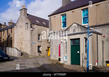 Außenansicht des Museums in Stromness in der Albert Street Stockfoto