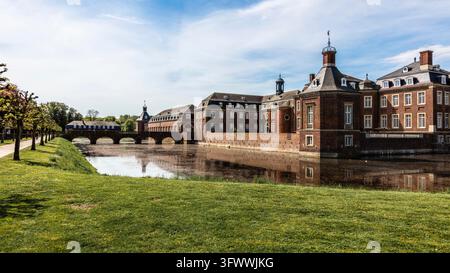 Schloss Nordkirchen in einem Parkland aus dem 18. Jahrhundert Das Versailles des Münsterlands, eines der schönsten Barockschlösser in Deutschland, Nordk Stockfoto