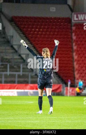 St Helens, UK. 21. Okt., 2026. ST HELENS, ENGLAND - 21. Oktober: Janina Leitzig (25 Manchester United) feiert ein Manchester-United-Tor während des Subway-Cup-Spiels zwischen Liverpool und Manchester United im St Helens Stadium am 21. Oktober 2026 in St Helens, England. (Foto von Clare Overfield /Sports Press Photo) Credit: SPP Sport Press Photo. /Alamy Live News Stockfoto