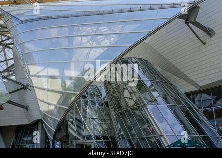 Paris, Bois de Boulogne, Fondation Louis Vuitton // Paris, Bois de Boulogne, Fondation Louis Vuitton Stockfoto