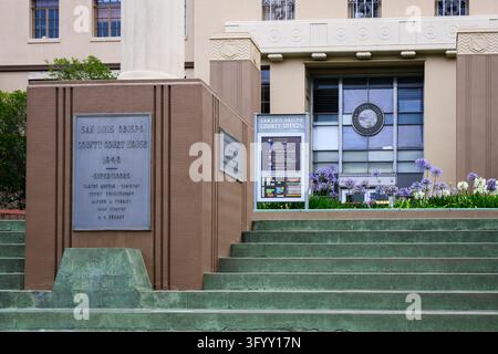 San Luis Obispo, CA, USA - 16. Juni 2026; Eingang des San Luis Obispo County Offices und des Gerichtsgebäudes in der kalifornischen Stadt Stockfoto