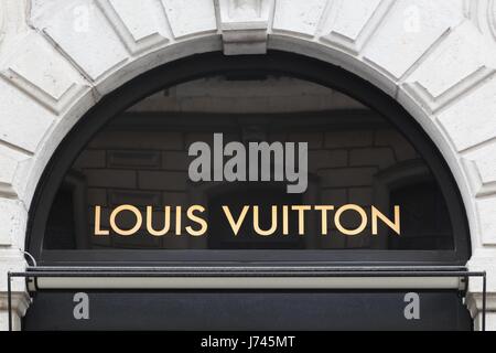 Fassade des Louis Vuitton Store auf der 5th avenue Stockfoto, Bild: 27714228 - Alamy