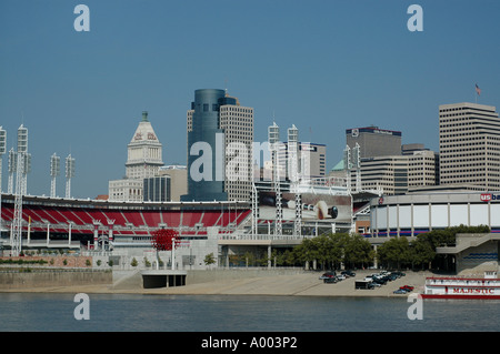 Cincinnati Ohio Innenstadt großes amerikanisches Baseballstadion Stadtbild Flussstadt Stockfoto