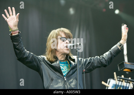 Bild von Edward Moss New York Dolls live im Konzert 2004 Stockfoto