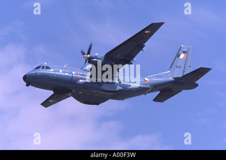 Airtech CN-235 Persuader, betrieben von der Irish Air Corps Abfahrt RAF Fairford Stockfoto