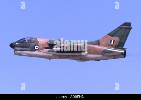 Vought A-7E Corsair II Erdkampfflugzeug betrieben von der griechischen Hellenic Air Force Abfahrt Fairford RIAT Stockfoto