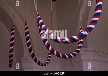 Vier Glocke zieht an der Glocke Turm der St. Margarets Church, Wien, Surrey, England Stockfoto