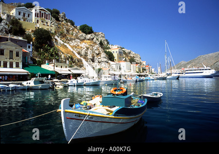 Fähre Hafen Gialos Symi Dodekanes Insel Griechenland EU Europäische Union Europa Stockfoto