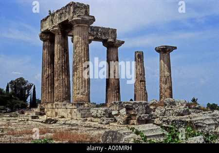 APOLLO-TEMPEL RUINEN KORINTH GRIECHENLAND Stockfoto