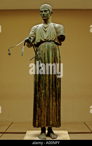 STATUE DER WAGENLENKER DELPHI GRIECHENLAND Stockfoto