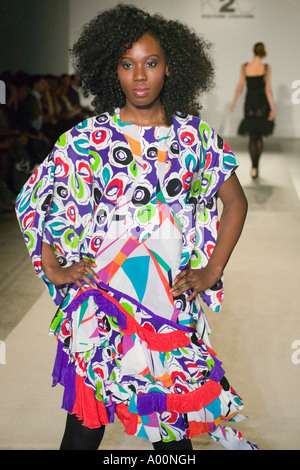 Kulture2Couture Fashion Show Louis de Gama Stockfoto