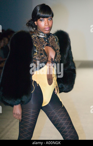 Kulture2Couture Fashion Show Louis de Gama Stockfoto