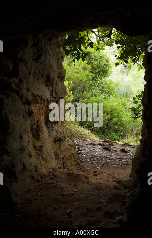 dh BARRANC DE BINIGAUS MENORCA Eingang Kalkstein Schlucht Tales cave Stockfoto