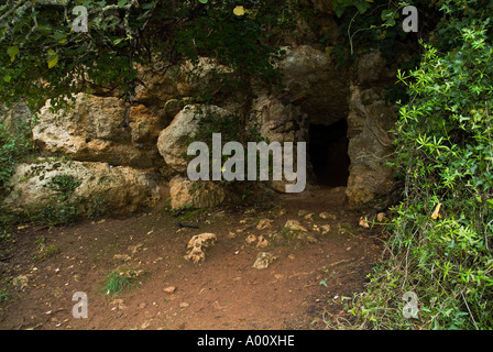 dh BARRANC DE BINIGAUS MENORCA Eingang Kalkstein Schlucht Tales cave Stockfoto