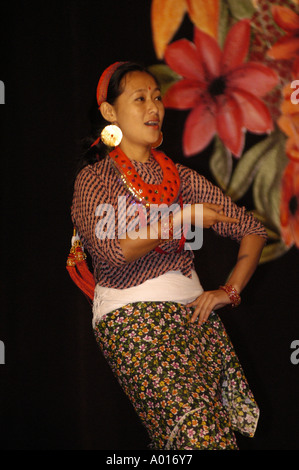 Traditionellen nepalesischen Tanz während Namchi Kulturfestival Sikkim, Indien Stockfoto