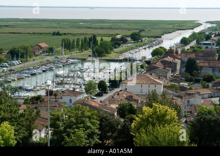 Yachten in der Marina in Mortagne Sur Gironde Charente Maritime-Frankreich Stockfoto