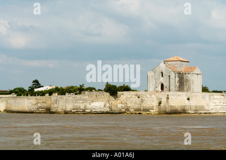 Saintonge Romanik Eglise Saint Radegonde Talmont Sur Gironde Charente Maritime-Frankreich Stockfoto