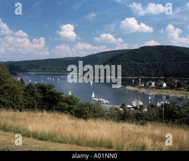 Rurstausee Schwammenauel Rurtalsperre, Menschen am Baden, Simmerath-Woffelsbach, Naturpark Nordeifel (Deutsch-Belgischer), Nordrhein-Westfalen Stockfoto