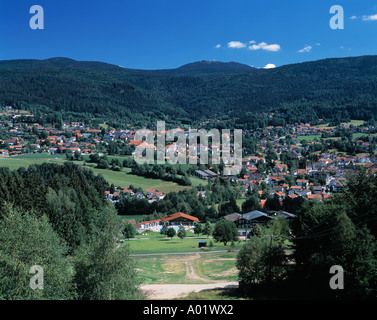 Panoramablick, Bergige Landschaft, Bewaldete Landschaft, Stadt Bodenmais Und Grosser Arber, Bodenmais, Naturpark Bayerischer Wald, Niederbayern, Bayer Stockfoto