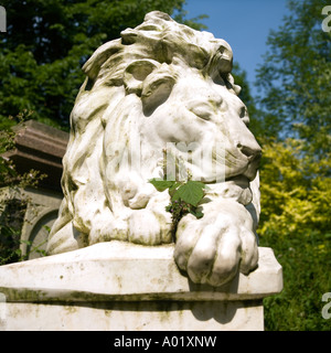 Lion Grabstein Abney Park Stoke Newington London England UK Stockfoto