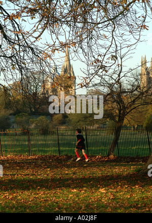 Die Radcliffe Camera und Str. Marys Kirche von Christ Church Wiese Stockfoto