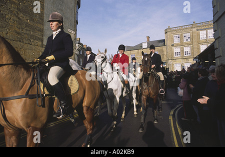 Fahrer sammeln am zweiten Weihnachtstag in der Marktstadt von Ilminster, Somerset Stockfoto