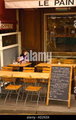 Cafe entlang Rue Mouffetard in Paris die Hauptstadt von Frankreich EU Stockfoto