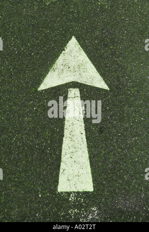 Pfeil auf einer Straße Stockfoto