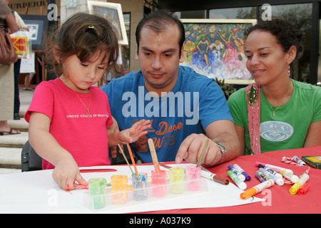 Miami Florida, Coral Gables, Village of Merrick Park, Winter Holiday Festival, Festivals, Feier, Messe, Weihnachten, Feier, Messe, Familie Familien paren Stockfoto