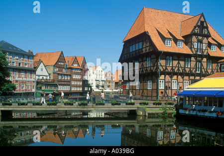 Fachwerkhäusern in der kleinen Stadt Lüneburg im nördlichen Niedersachsen Stockfoto