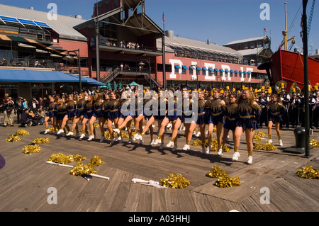 New York City New York Highschool-Band am South Street Seaport Stockfoto