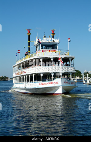 Die Jungle Queen Riverboat betreibt aus dem Bahia Mar Yachting Center am Strand von Fort Lauderdale in Florida USA Stockfoto