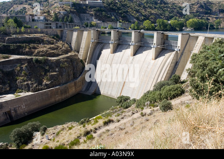 EDP-Staudamm im Miranda am Rio Douro auf spanisch-portugiesischen Grenze geteilt Stockfoto