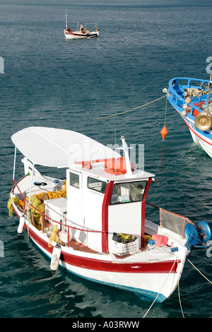 Angelboote/Fischerboote im Hafen von Agia Galini auf der griechischen Insel Kreta Stockfoto